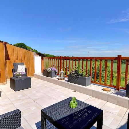 Les Bouyeres Bed & Breakfast Saint-Malon-sur-Mel Екстериор снимка