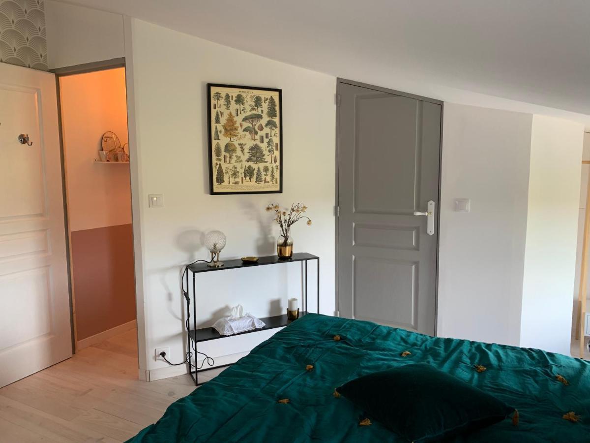 Les Bouyeres Bed & Breakfast Saint-Malon-sur-Mel Екстериор снимка