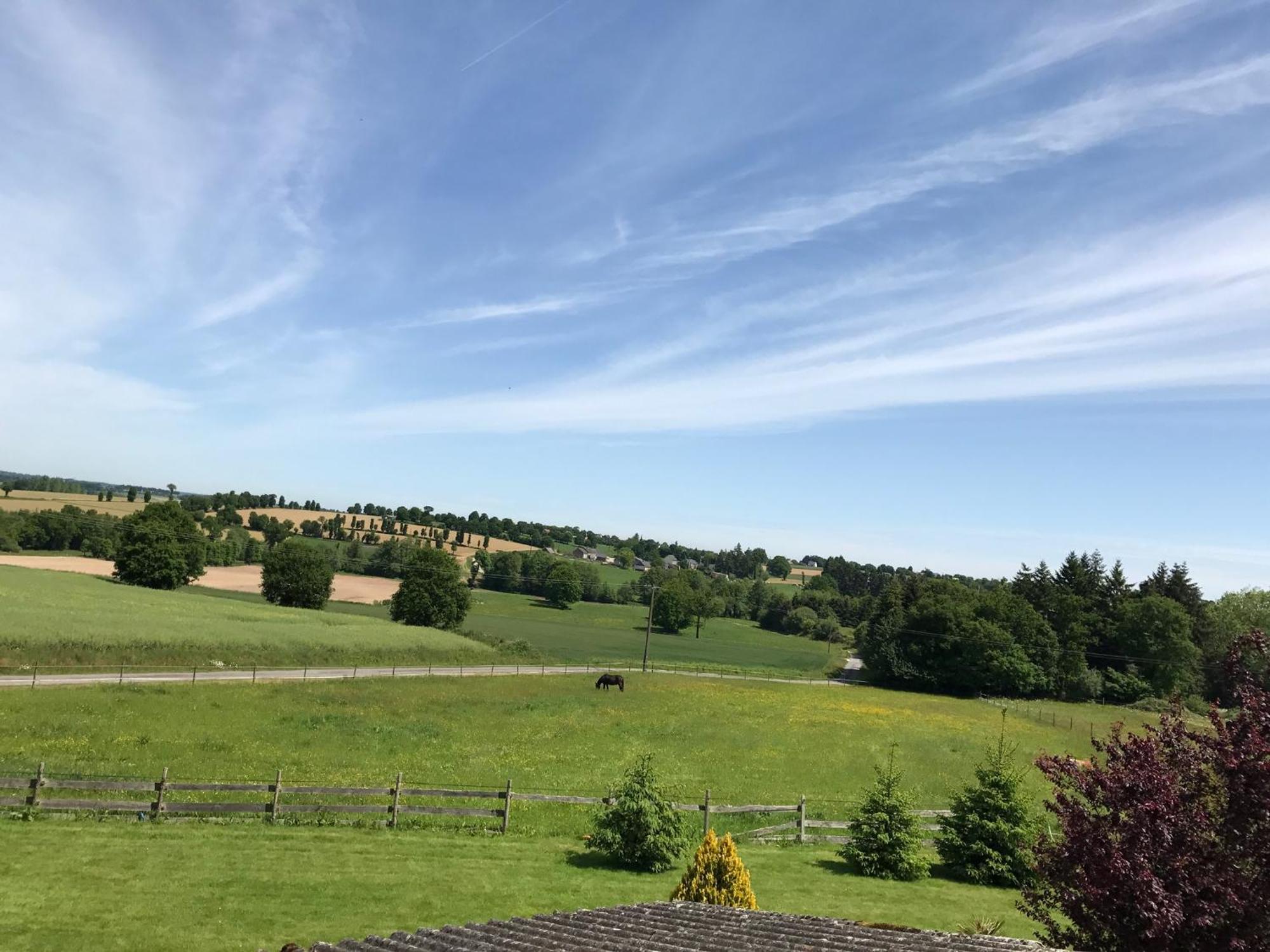 Les Bouyeres Bed & Breakfast Saint-Malon-sur-Mel Екстериор снимка